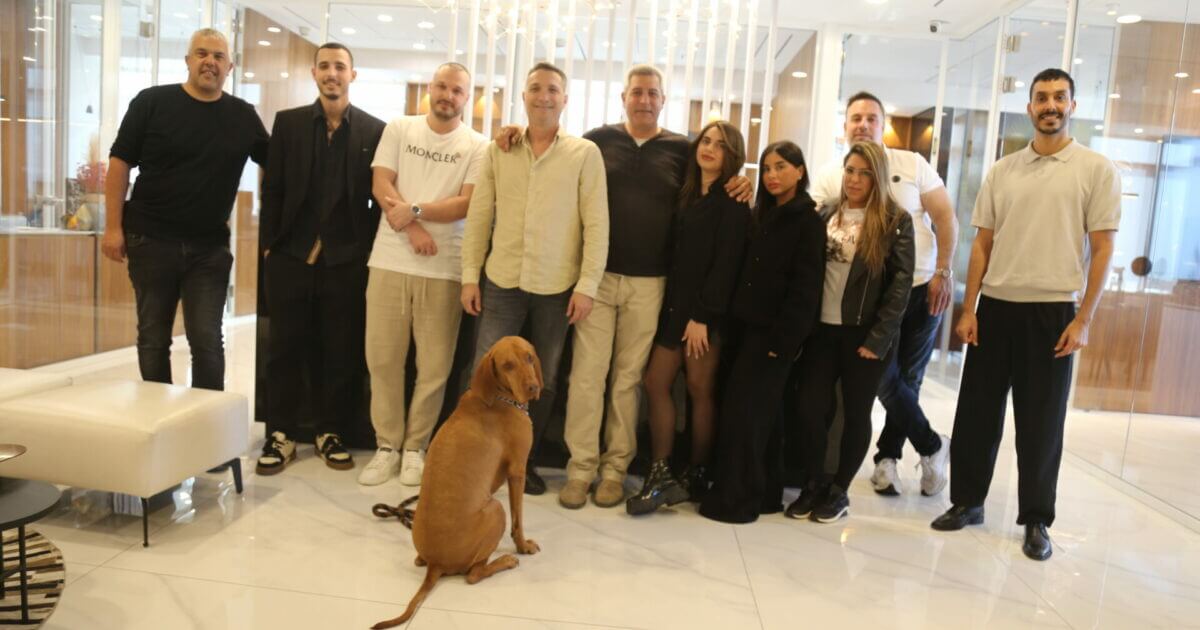 העובדים והמנהלים צילום סמי טהרני