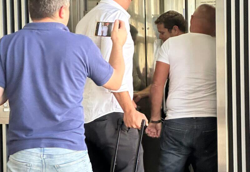 סמיון גרפמן מתחמק מדים אמור